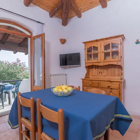Holiday home Tipo B By Interhome